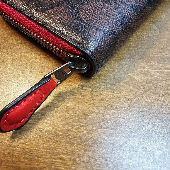 Coach Cherry Design Pac-Man wallet - Picture 4 of 9